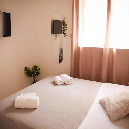 Palazzo Bruca 3*
